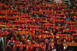 国际赛场精彩纷呈，中国队取得胜利赞誉