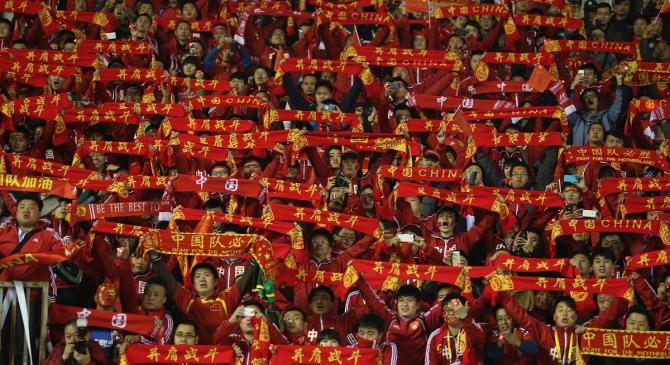 国际赛场精彩纷呈，中国队取得胜利赞誉